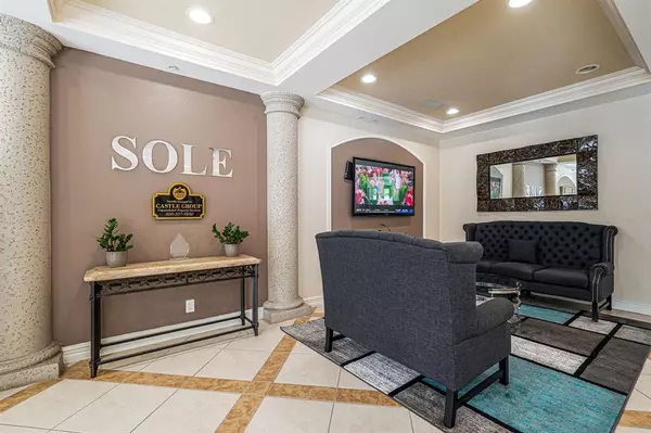 Fort Lauderdale, FL 33301,533 NE 3rd Ave #230