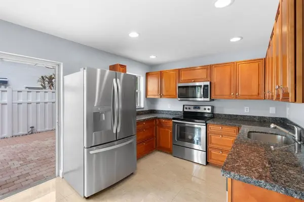 Plantation, FL 33324,9918 NW 2nd Ct