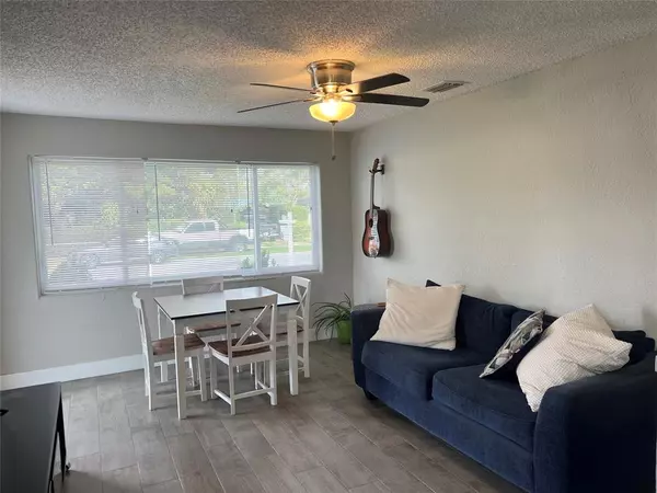 Davie, FL 33314,5720 SW 37th Ct