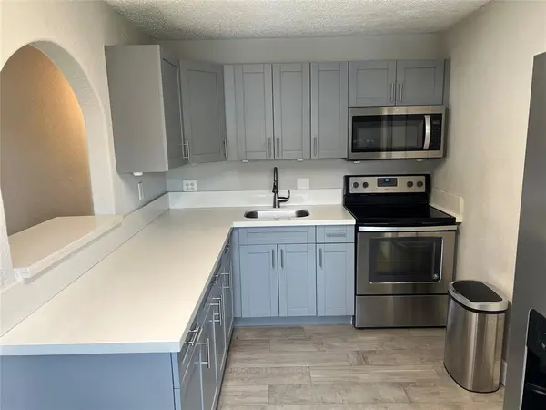 Davie, FL 33314,5720 SW 37th Ct