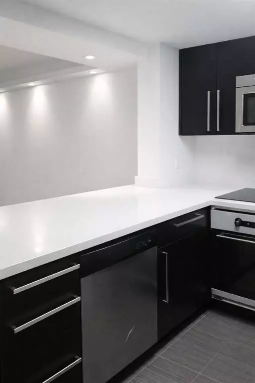 North Miami, FL 33181,2020 NE 135th St #502