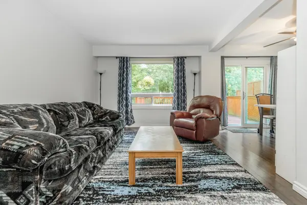 49 Burns CIR, Barrie, ON L4N 5J8