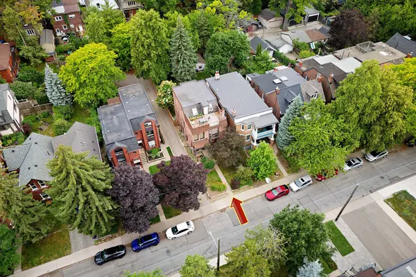 Toronto W02, ON M6P 2T8,164 Quebec AVE #B