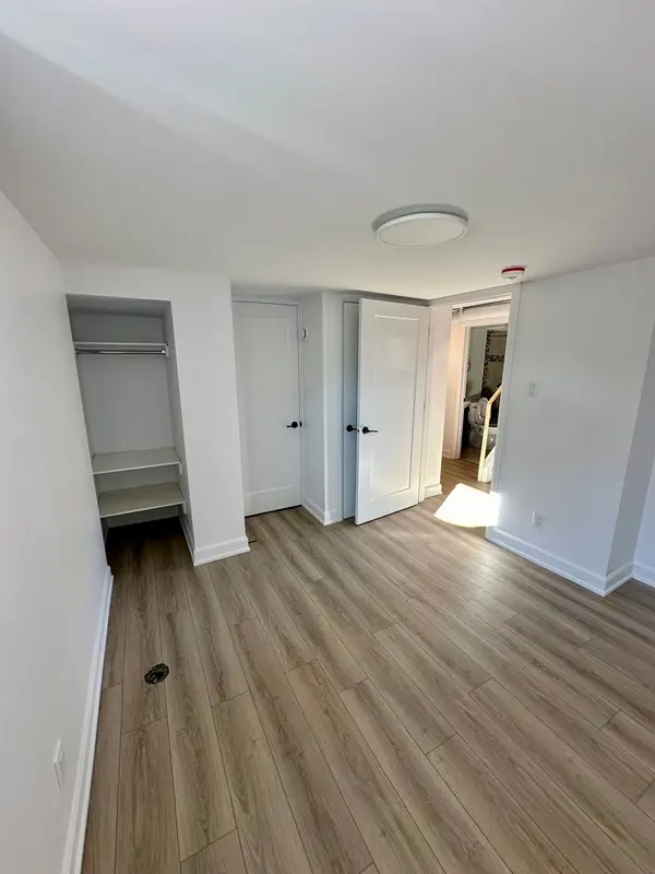 Elmvale Acres And Area, ON K1G 2H5,2101 Arch ST