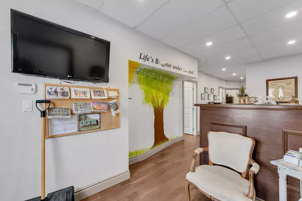 Greater Napanee, ON K7R 1N2,82 Centre ST