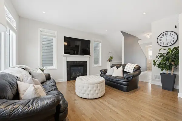 Stittsville - Munster - Richmond, ON K0A 2Z0,52 Hackamore CRES