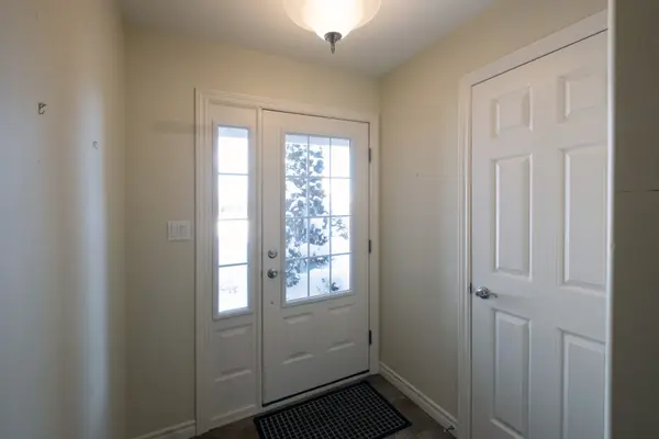 Belleville, ON K8P 0B2,8 Ava CT