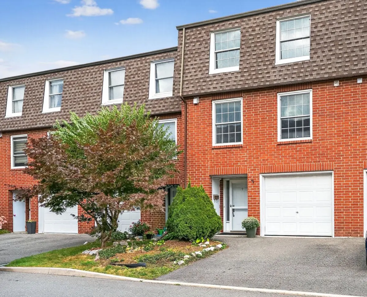 9 Moorside Private, Mooneys Bay - Carleton Heights And Area, ON K2C 3P4