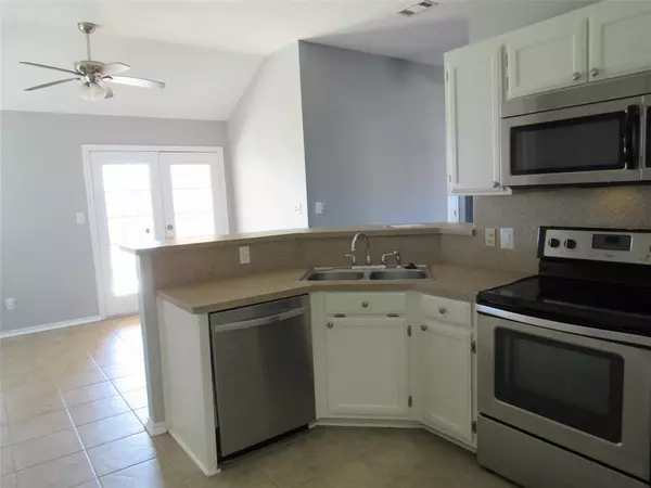 Lacy Lakeview, TX 76705,105 Wildcat Drive