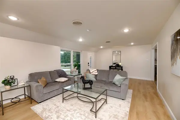 Grapevine, TX 76051,1413 Hill Street