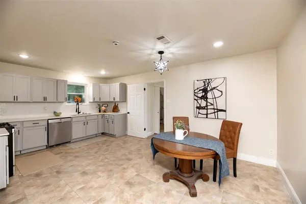 Grapevine, TX 76051,1413 Hill Street