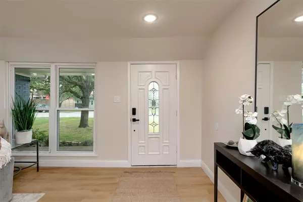 Grapevine, TX 76051,1413 Hill Street