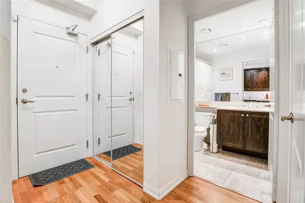 Toronto C01, ON M5V 1B5,21 Grand Magazine ST #210