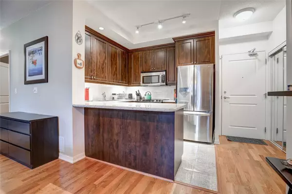 Toronto C01, ON M5V 1B5,21 Grand Magazine ST #210