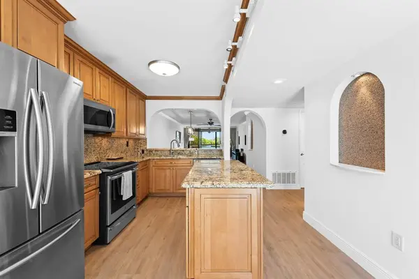 Pompano Beach, FL 33060,1100 SE 5th Ct #33