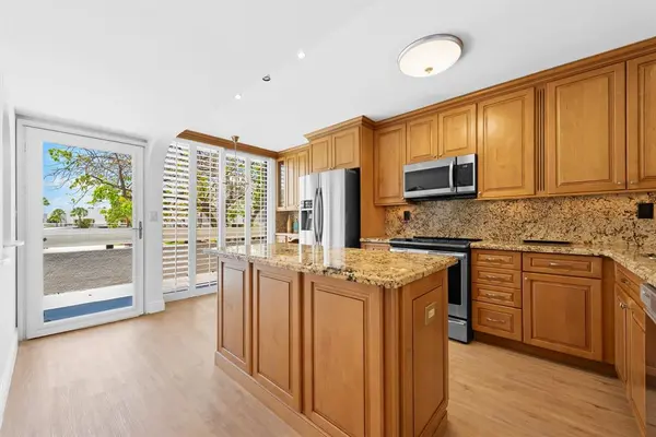 Pompano Beach, FL 33060,1100 SE 5th Ct #33