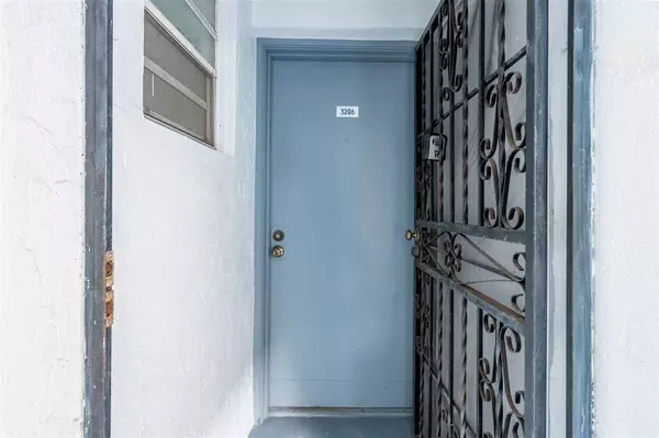 Miami, FL 33145,2465 SW 18th Ave #3206