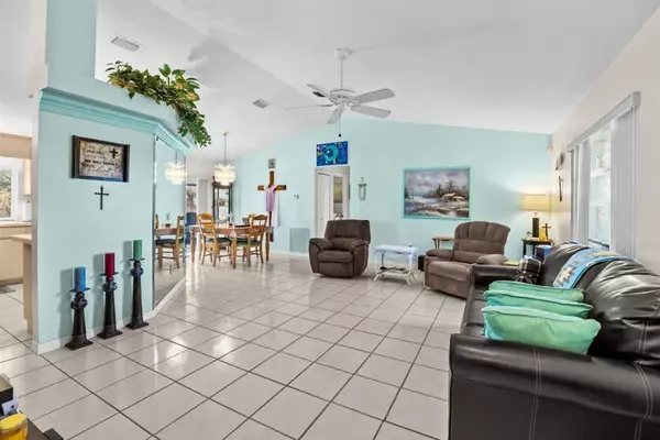 Port St Lucie, FL 34953,590 SW Lacroix Ave