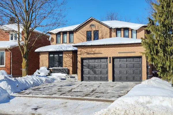 280 Kennedy ST W, Aurora, ON L4G 6L2