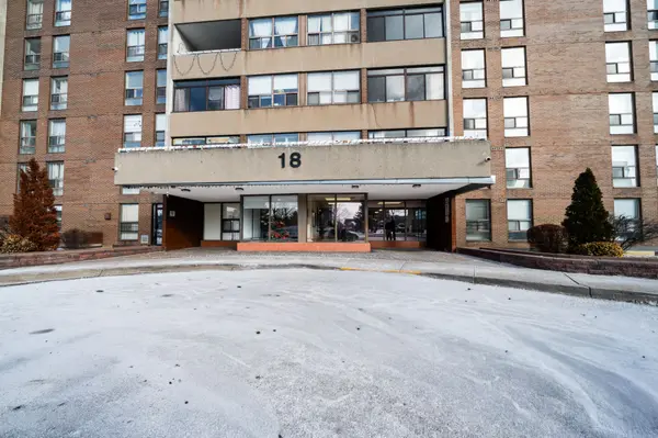 Brampton, ON L6T 3X5,18 Knightsbridge RD #1210