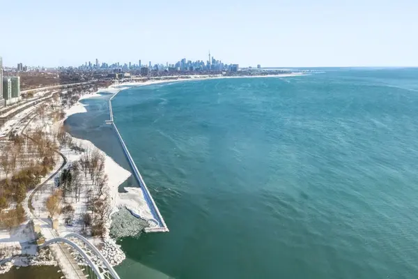 1 Palace Pier CT #3203, Toronto W06, ON M8V 3W9