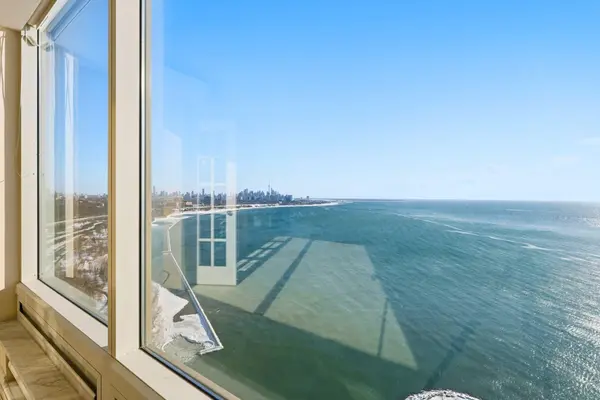 1 Palace Pier CT #3203, Toronto W06, ON M8V 3W9