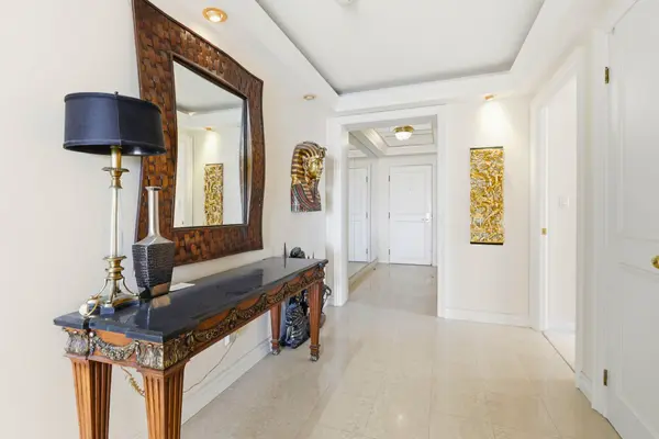 1 Palace Pier CT #3203, Toronto W06, ON M8V 3W9