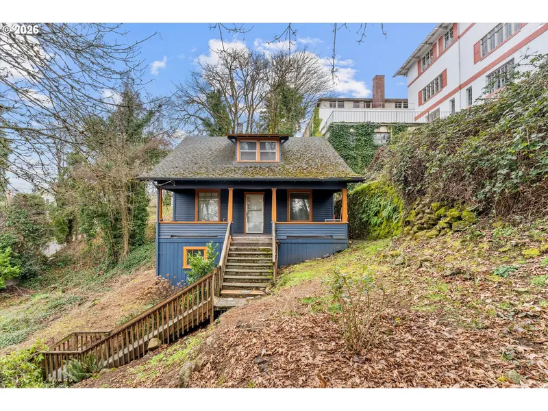 1016 CENTER ST, Oregon City, OR 97045