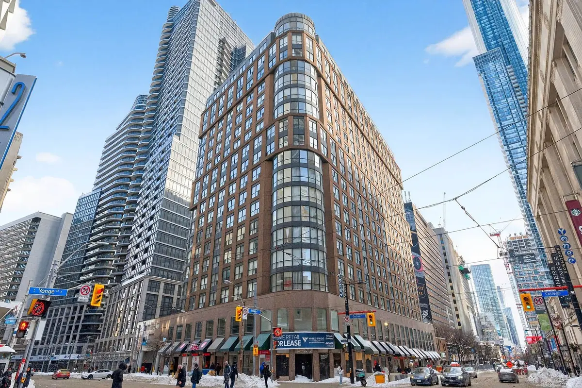 7 Carlton ST #1214, Toronto C08, ON M5B 2M3