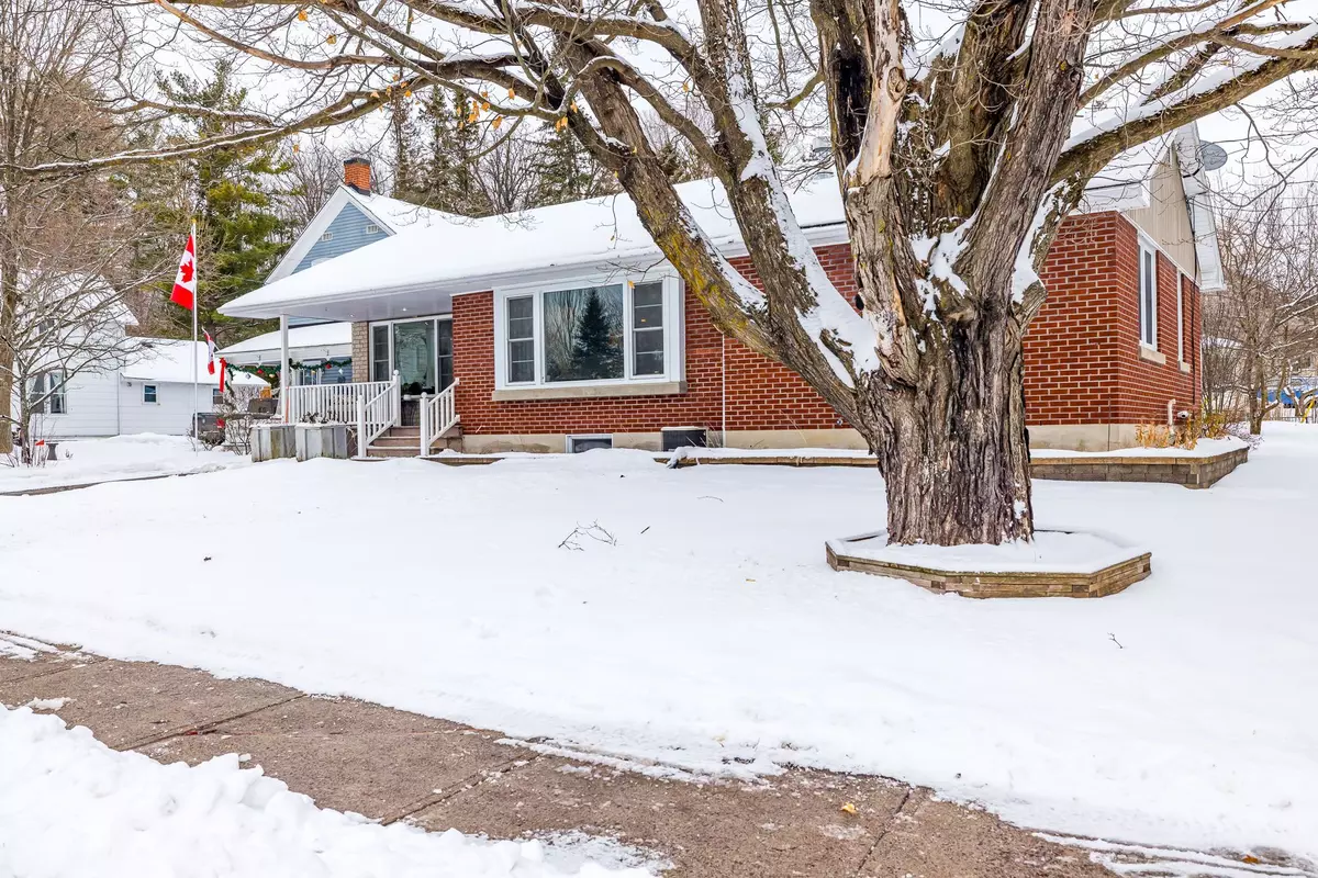 Mississippi Mills, ON K0A 1A0,74 Malcolm ST