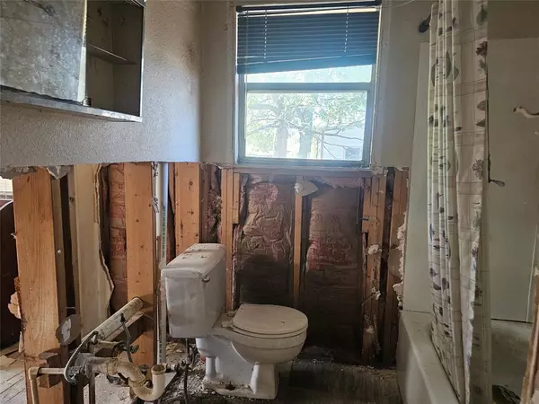 Bangs, TX 76823,1008 N 6th Street