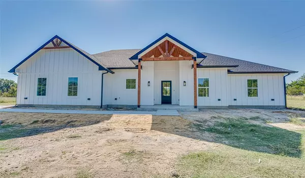 3072 NE County Road 1030, Chatfield, TX 75105