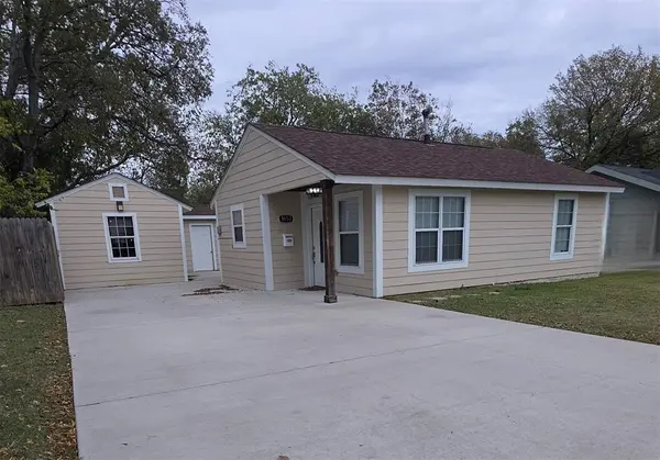1653 Bell Avenue,  Blue Mound,  TX 76131