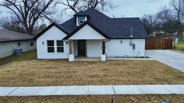 802 S Medora Street, Terrell, TX 75160