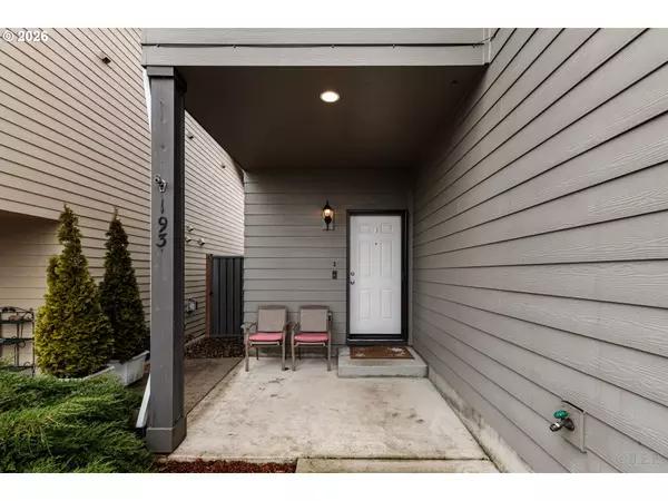 St Helens, OR 97051,193 S 2nd ST