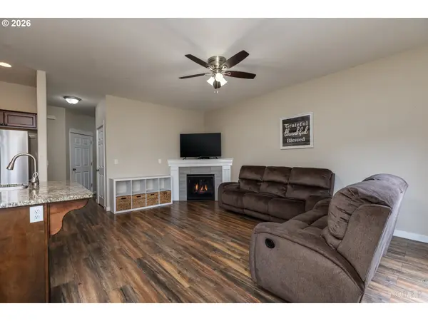 193 S 2nd ST, St Helens, OR 97051