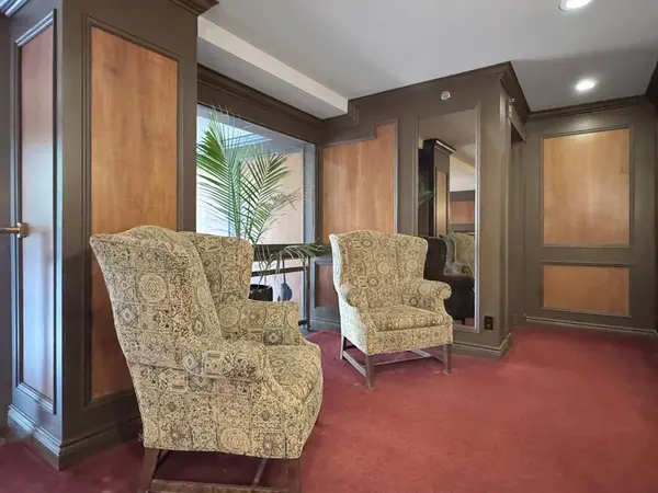 Toronto C04, ON M5N 1C4,740 Eglinton AVE W #309