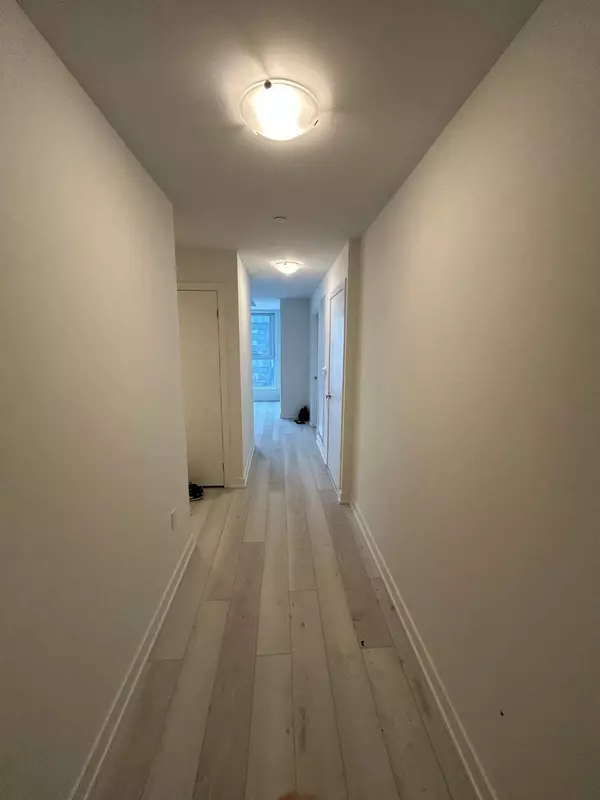 Toronto C13, ON M3C 0S4,1 Quarrington LN #906