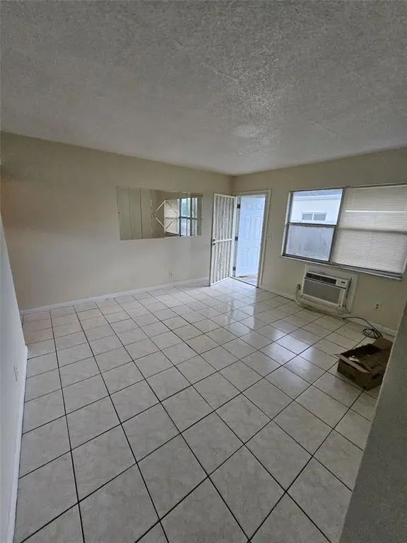 Dania Beach, FL 33004,716 SW 7th St #1