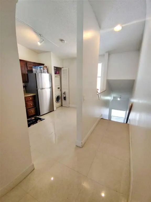 Lauderhill, FL 33313,2481 NW 56th Ave #8-16