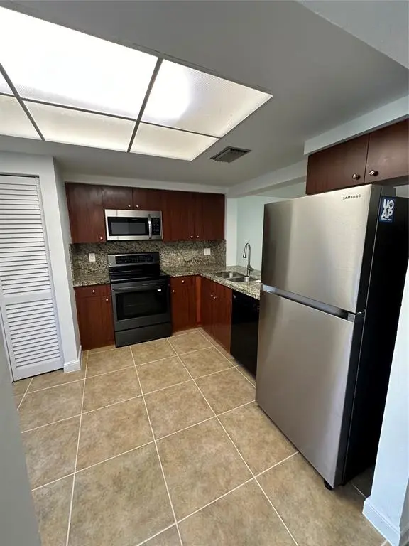 Sunrise, FL 33351,4624 NW 90th Ave #4624