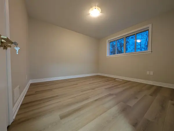 Brampton, ON L6T 2N5,15 Athlone AVE