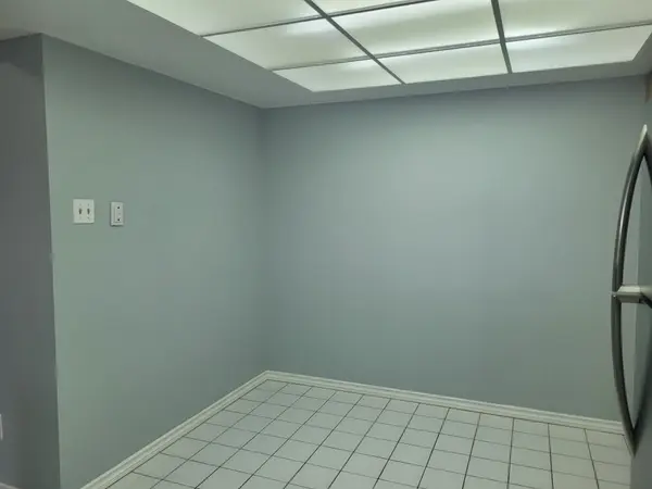 Brampton, ON L6Y 3V3,330 Mill ST S #1206