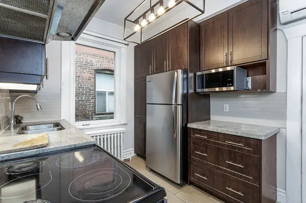 328 High Park AVE, Toronto W02, ON M6P 2S7