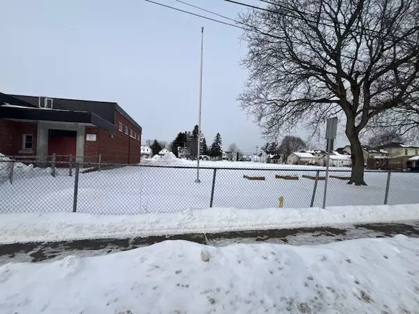 Prescott, ON K0E 1T0,490 Jessup ST W