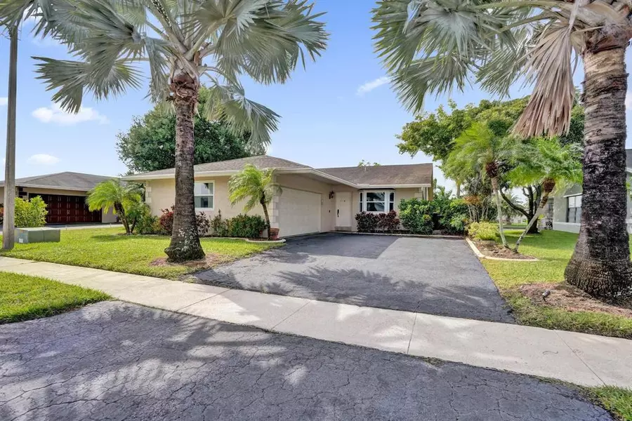 7625 NW 88th Way, Tamarac, FL 33321