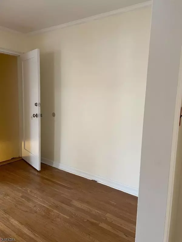 Newark City, NJ 07106,138 Midland Pl