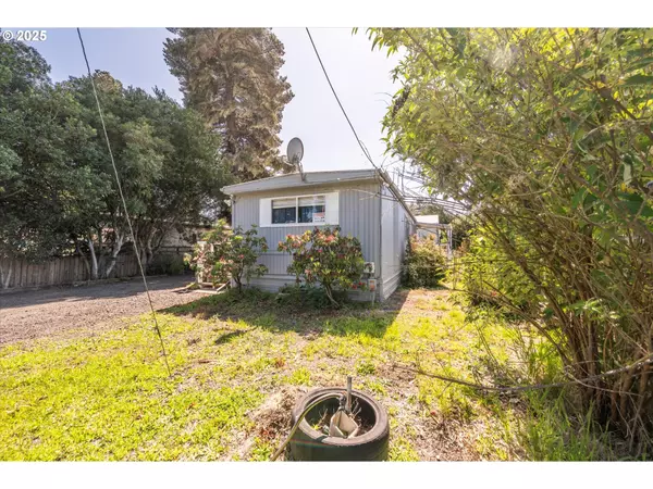 Lakeside, OR 97449,125 N 4TH ST