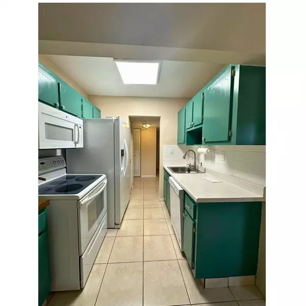 Tamarac, FL 33319,5190 E Sabal Palm Blvd #201