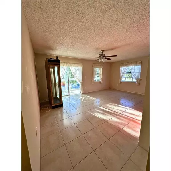 Tamarac, FL 33319,5190 E Sabal Palm Blvd #201